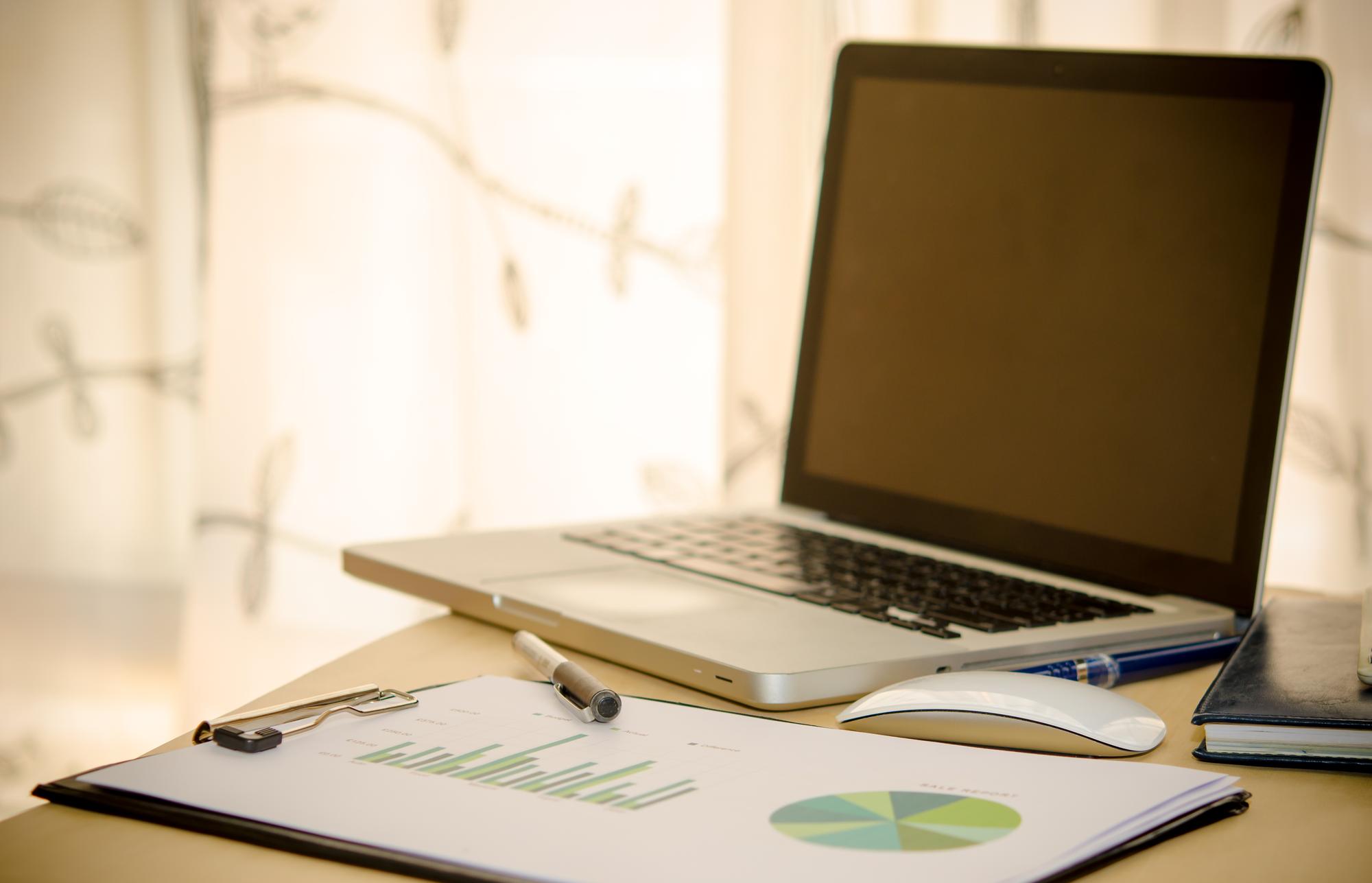 Nahaufnahme Budgetplan auf Laptop
